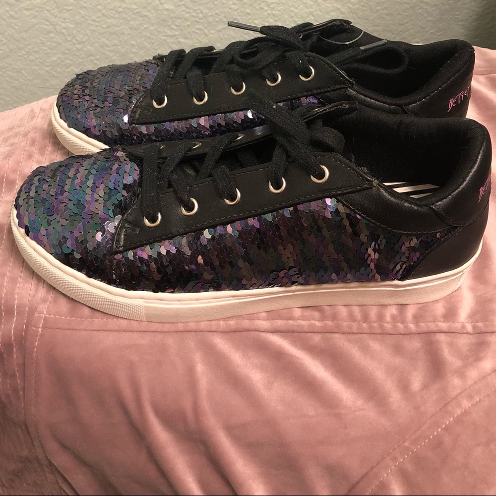 SZ 5, 7 Wmn Betsey Johnson Peacock Sequin sneakers